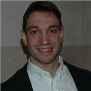 Docente madrelingua italiana impartisce lezioni di italiano a stranieri